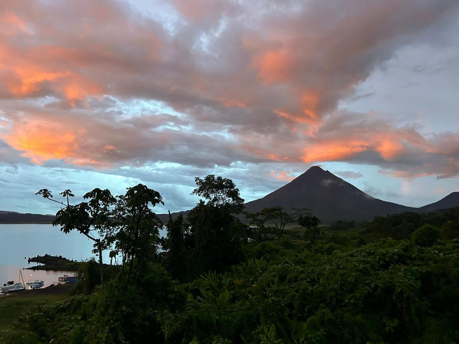 Villas Paradise Arenal Volcano Lake View El Castillo 外观 照片